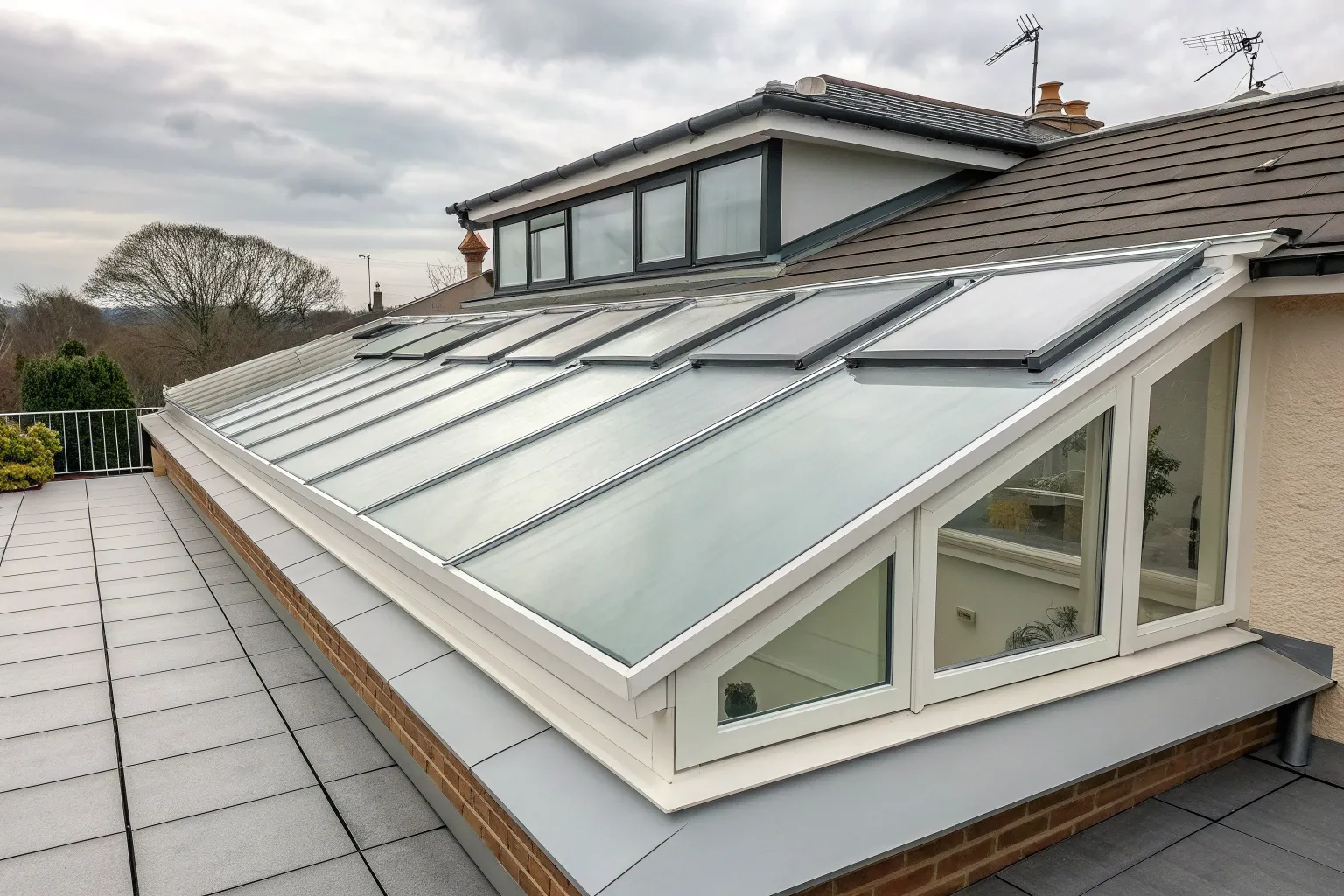 نقش شیب سقف در عملکرد آبرو ورقهای UPVC