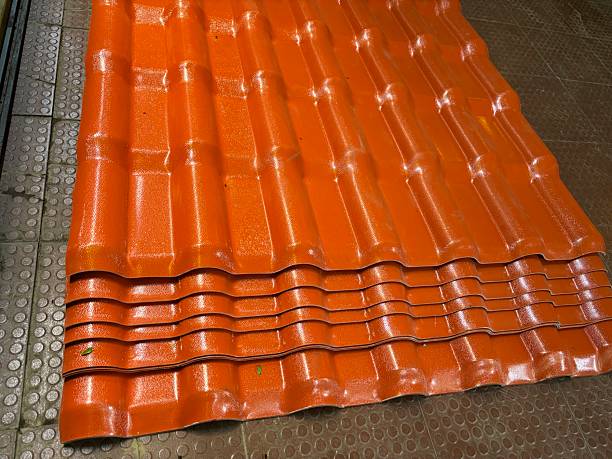 علت چکه کردن سقف شیروانی و راهکارهای آب‌بندی قطعی با ورق UPVC